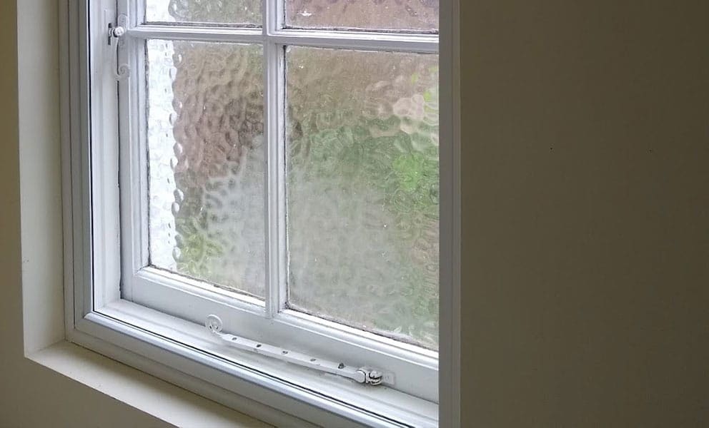 http://clearviewsg.co.uk/wp-content/uploads/2023/05/Acrylic-Secondary-Glazing-Pros-and-Cons.jpg